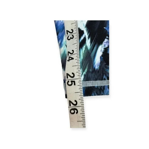 Fabletics Women’s Small Salar Cropped Workout Leggings - Picture 4 of 5